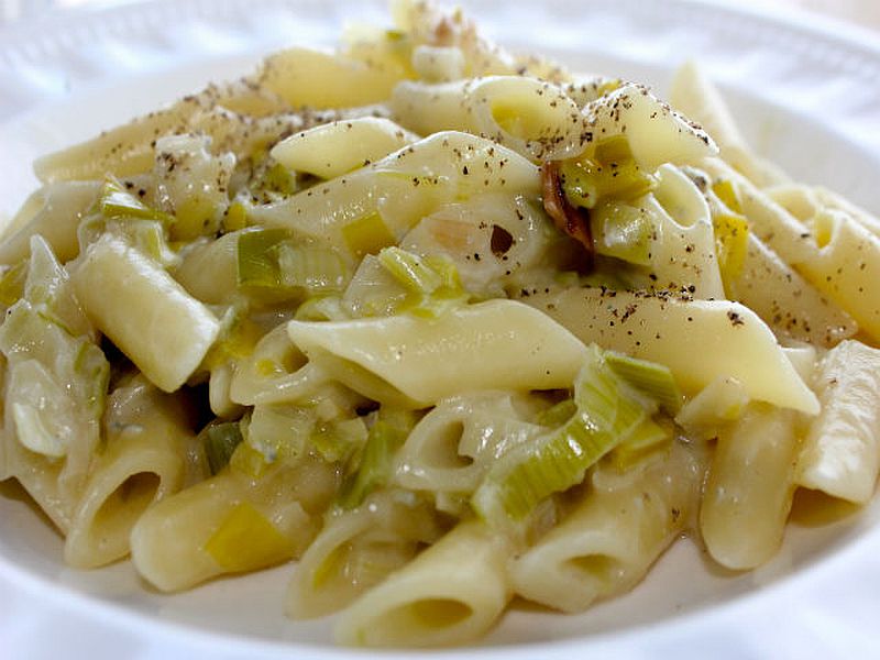 10 perces medvehagyma-pesztós penne